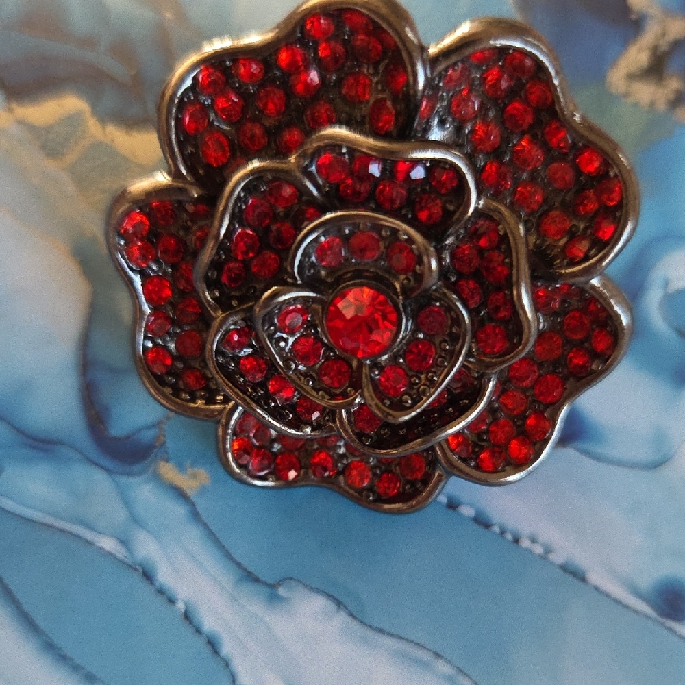 Elegant Red Rose Ring